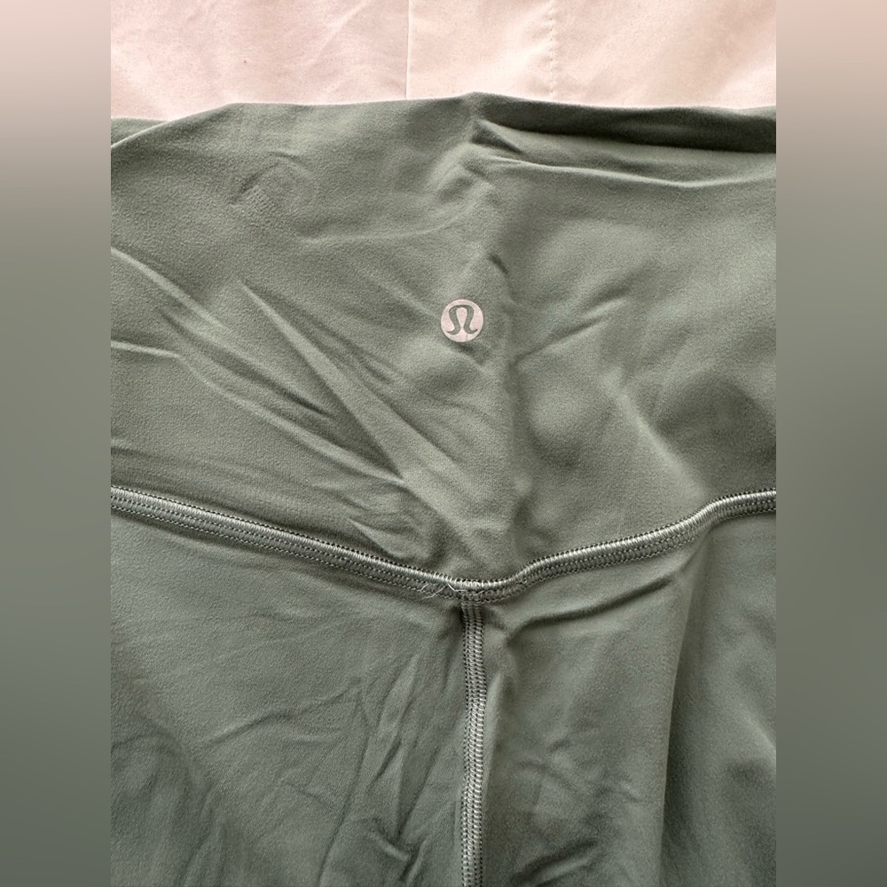 Aqua blue green Lululemon ankle leggings